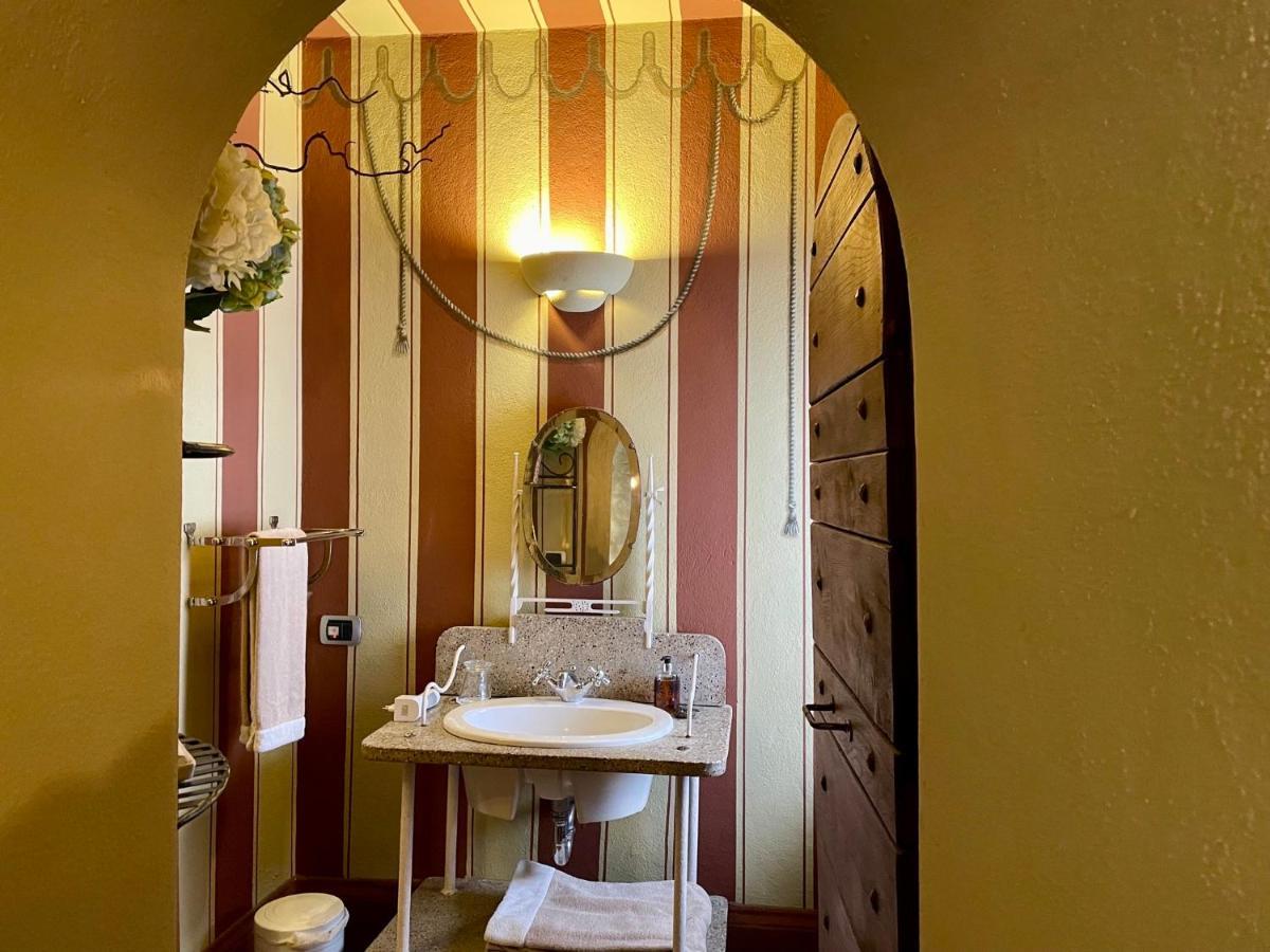 Le Due Matote Langhe Relais Bed and Breakfast Bossolasco Esterno foto